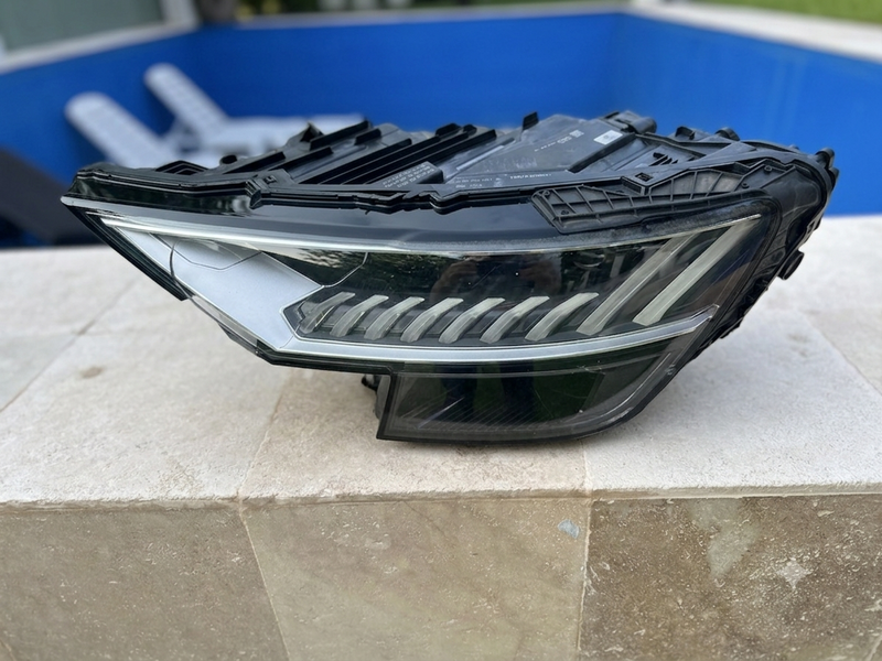 Far dreapta Audi Q8 Matrix LED HD fara module
